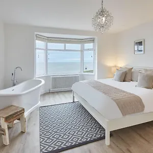  Holiday home Host & - Solimar House United Kingdom